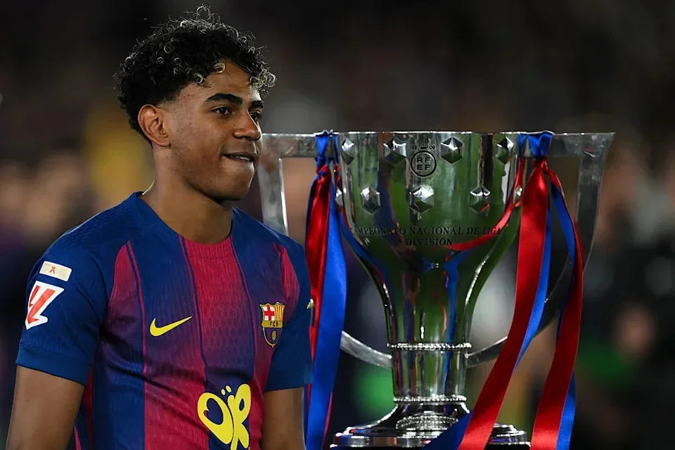 &#x00d83d&#x00ddde️ Flick's Barça on top of the world in Monday's back pages