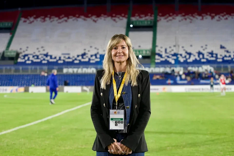 Cris Gambaré and Camilla Orlando celebrate South American U17 title